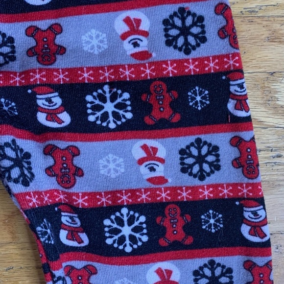 Poof! Red and Black Christmas Themed High Rise Cozy Leggings Women’s Size S/M - Picture 8 of 9
